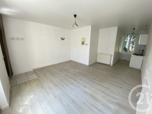 Appartement T1 &agrave; louer - 1 pi&egrave;ce - 28,38 m2 - Blain - 44 - PAYS-DE-LOIRE