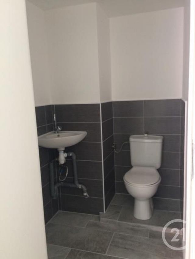 Appartement T2 &agrave; louer - 2 pi&egrave;ces - 34,97 m2 - Plesse - 44 - PAYS-DE-LOIRE