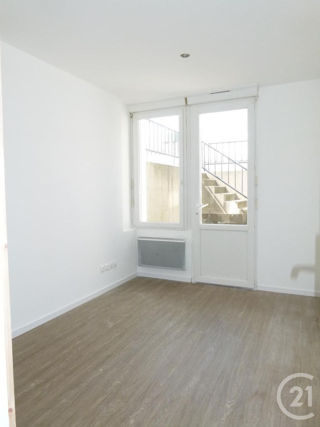 Appartement T2 &agrave; louer - 2 pi&egrave;ces - 34,97 m2 - Plesse - 44 - PAYS-DE-LOIRE