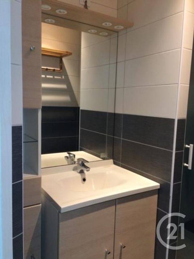 Appartement T2 &agrave; louer - 2 pi&egrave;ces - 34,97 m2 - Plesse - 44 - PAYS-DE-LOIRE