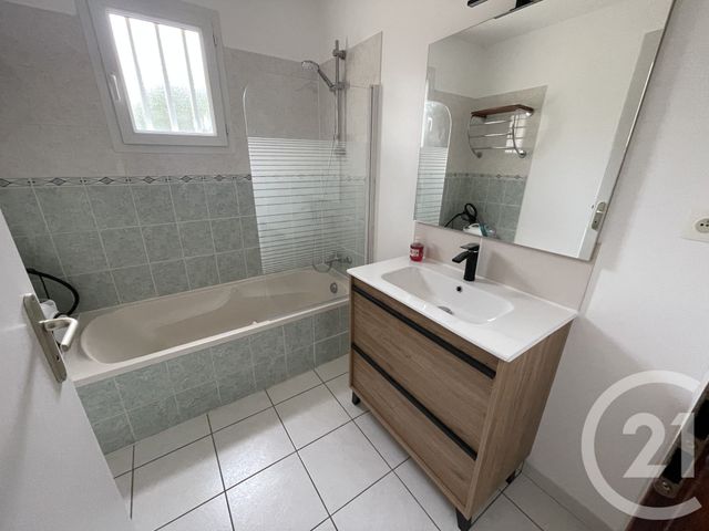 Maison &agrave; louer - 3 pi&egrave;ces - 70,34 m2 - Plesse - 44 - PAYS-DE-LOIRE