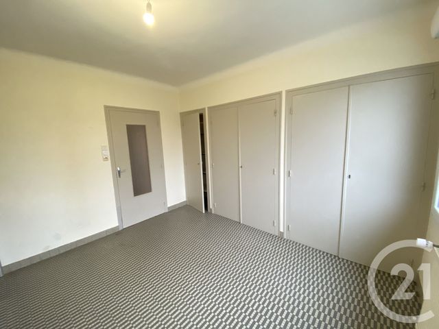 Appartement T5 &agrave; louer - 6 pi&egrave;ces - 120,45 m2 - Plesse - 44 - PAYS-DE-LOIRE