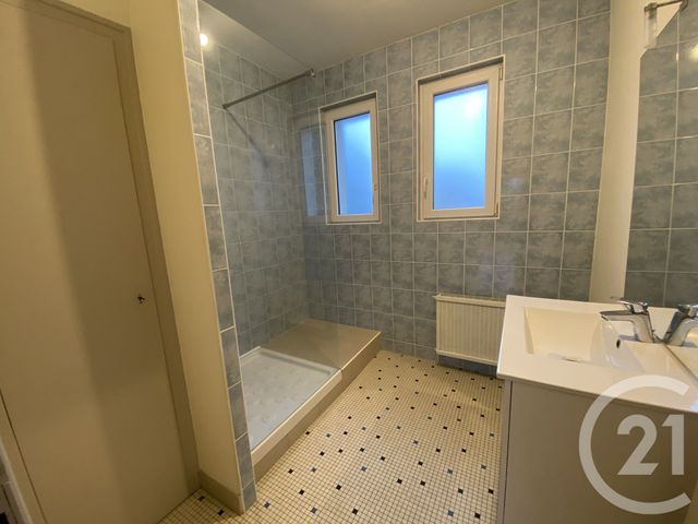 Appartement T5 &agrave; louer - 6 pi&egrave;ces - 120,45 m2 - Plesse - 44 - PAYS-DE-LOIRE