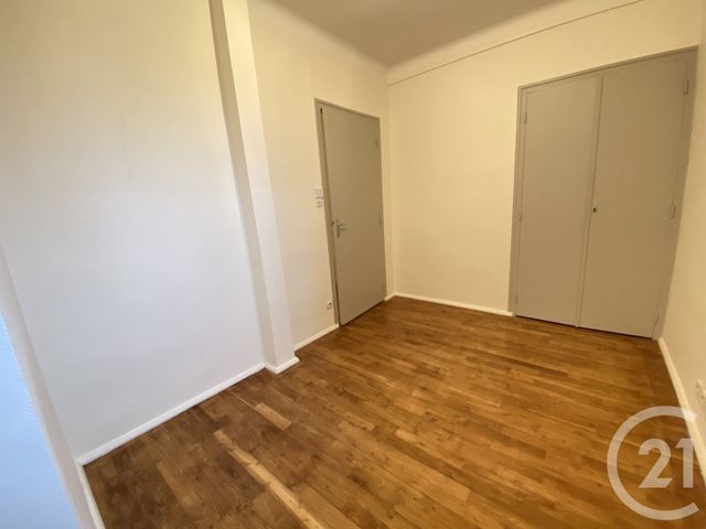Appartement T5 &agrave; louer - 6 pi&egrave;ces - 120,45 m2 - Plesse - 44 - PAYS-DE-LOIRE