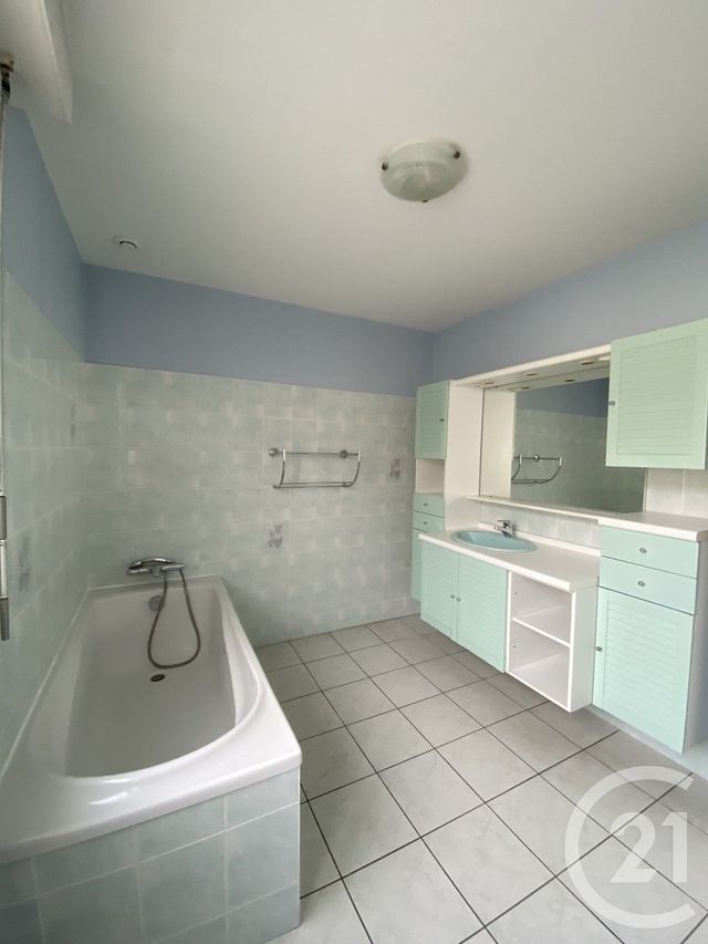 Maison &agrave; louer - 5 pi&egrave;ces - 115,20 m2 - Blain - 44 - PAYS-DE-LOIRE