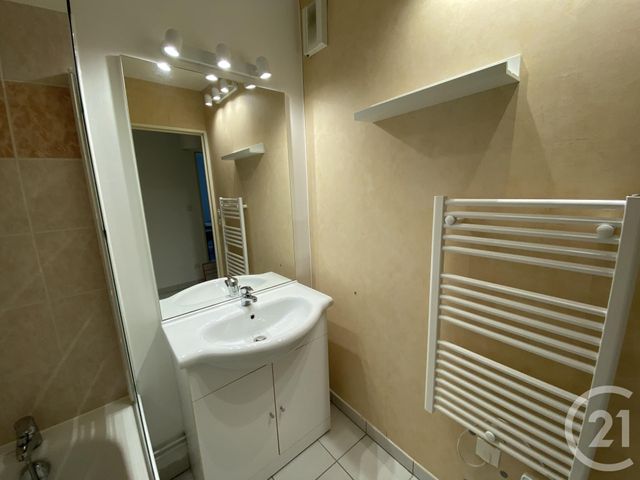 Appartement T3 &agrave; louer - 3 pi&egrave;ces - 51,40 m2 - Blain - 44 - PAYS-DE-LOIRE