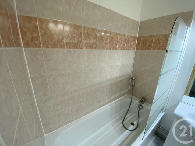 Appartement T3 &agrave; louer - 3 pi&egrave;ces - 51,40 m2 - Blain - 44 - PAYS-DE-LOIRE