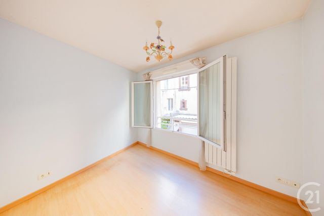 Appartement F5 &agrave; vendre - 4 pi&egrave;ces - 98,01 m2 - Granville - 50 - BASSE-NORMANDIE