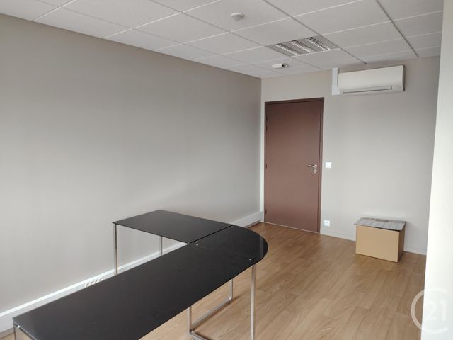 Local commercial à louer - 135.0 m2 - 50 - Manche