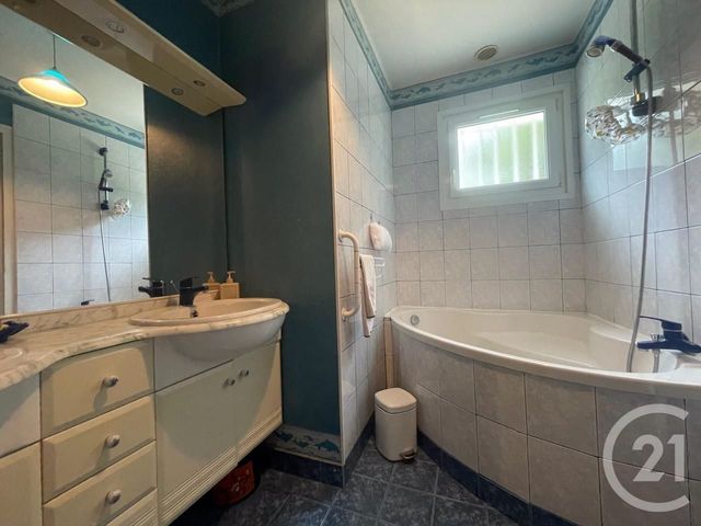 Maison à vendre - 8 pièces - 225,79 m2 - Jullouville - 50 - BASSE-NORMANDIE