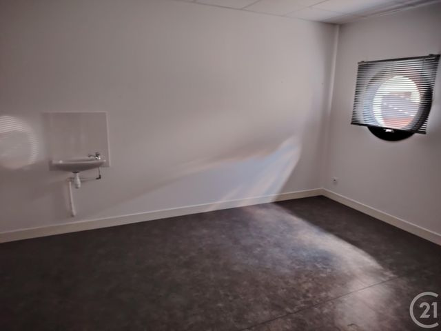 Local commercial à louer - 150.0 m2 - 50 - Manche