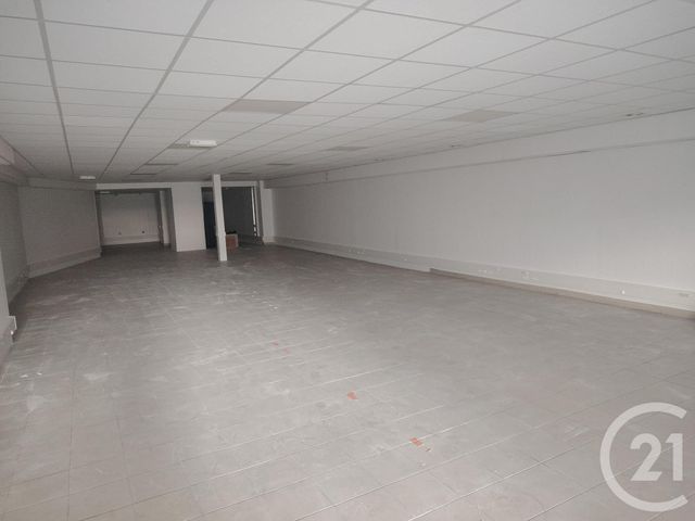 Local commercial à louer - 328.0 m2 - 50 - Manche