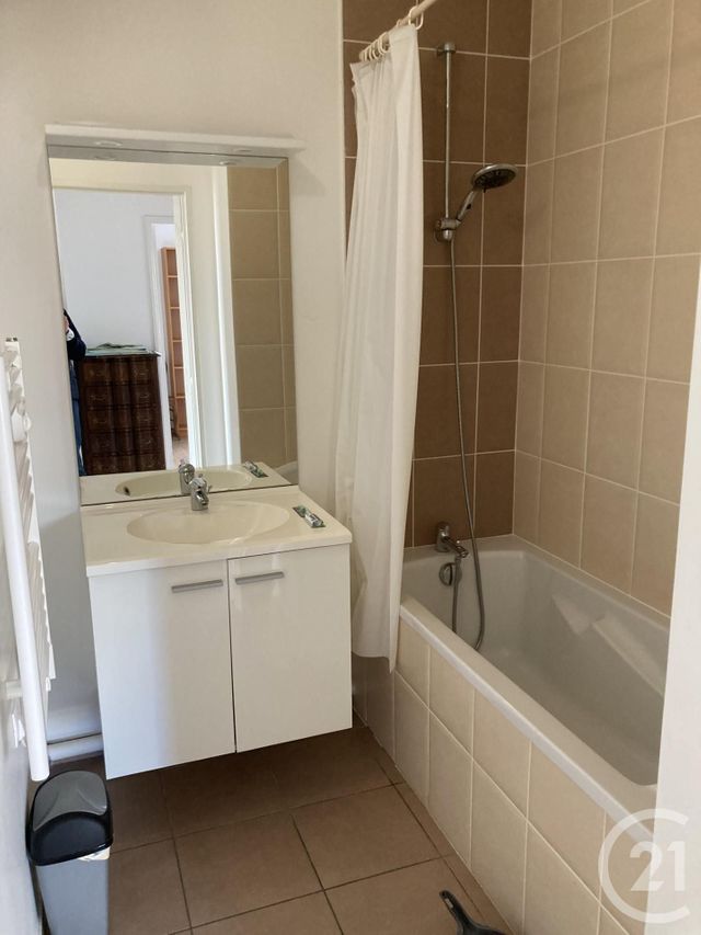 Appartement &agrave; louer - 3 pi&egrave;ces - 68,70 m2 - Granville - 50 - BASSE-NORMANDIE