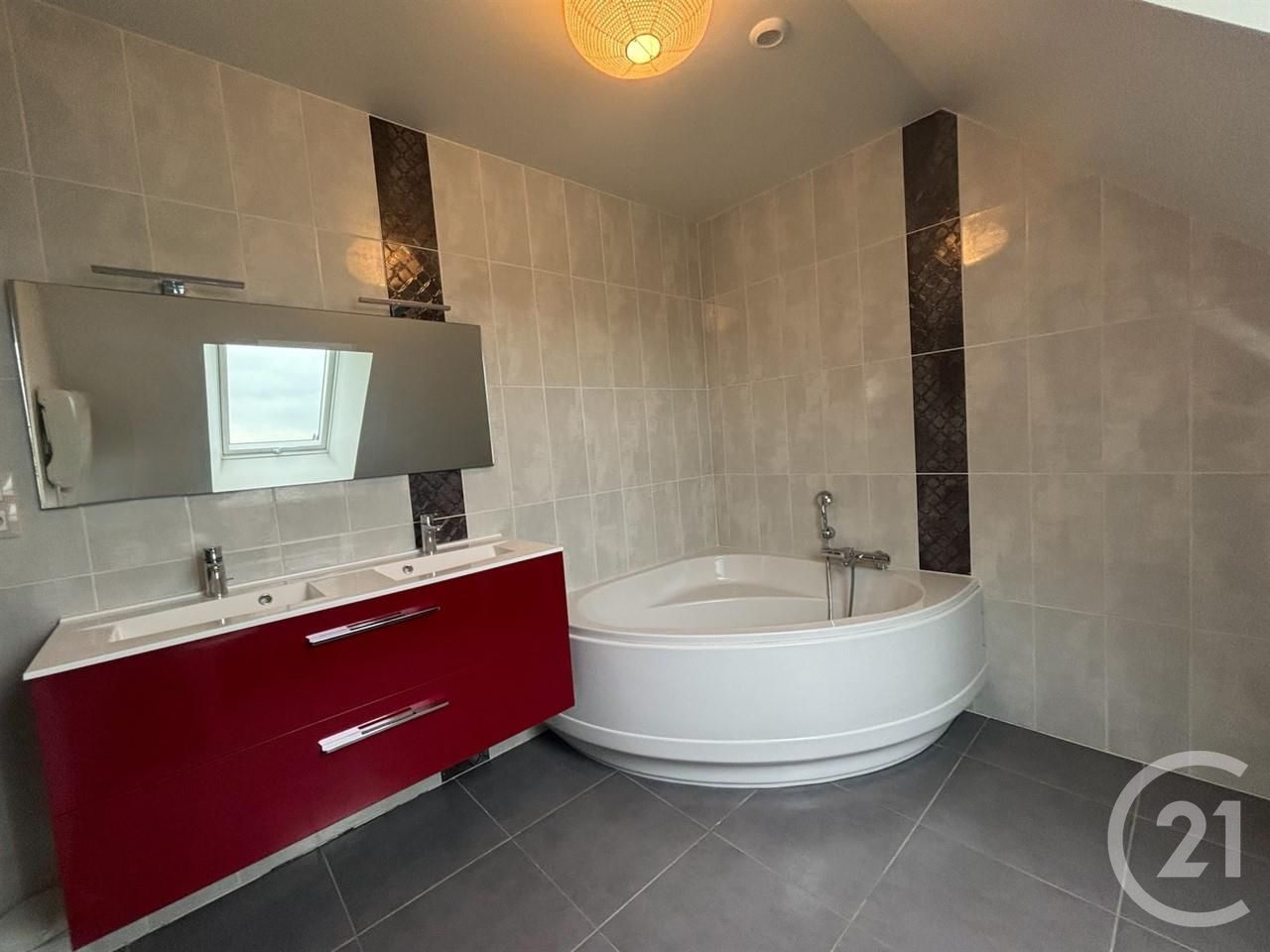 Maison à vendre - 5 pièces - 190 m2 - Jullouville - 50 - BASSE-NORMANDIE — 9