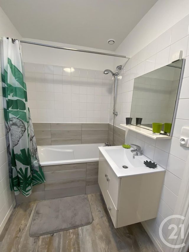 Appartement F3 &agrave; louer - 3 pi&egrave;ces - 75 m2 - Granville - 50 - BASSE-NORMANDIE