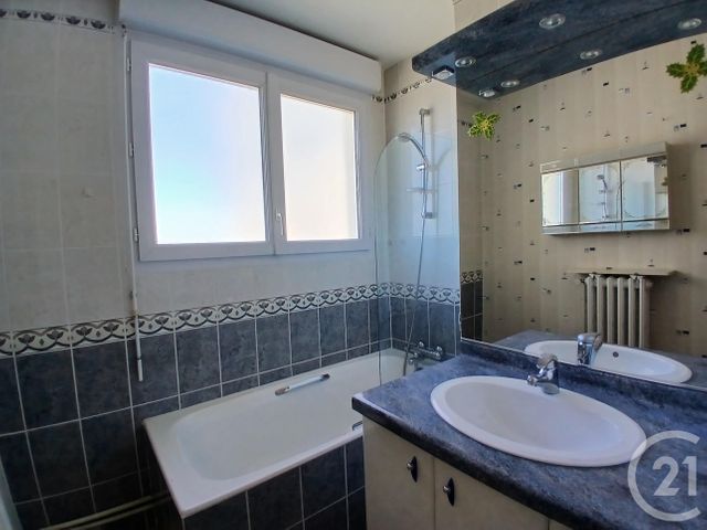 Appartement F3 &agrave; vendre - 4 pi&egrave;ces - 68,74 m2 - Granville - 50 - BASSE-NORMANDIE