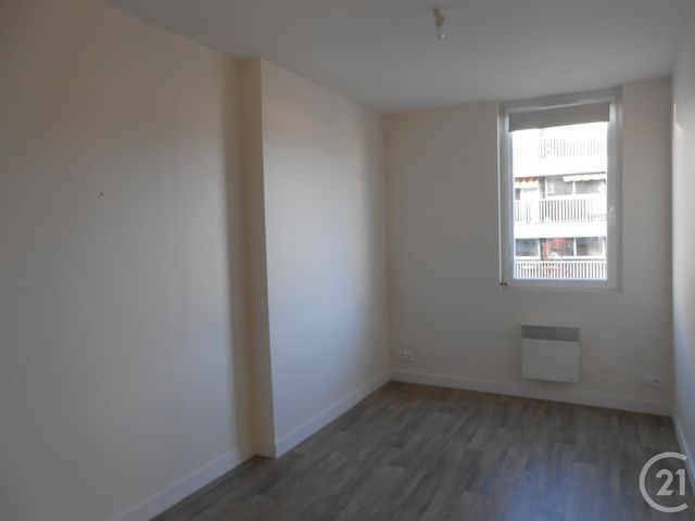 Appartement F3 &agrave; louer - 3 pi&egrave;ces - 51,85 m2 - Granville - 50 - BASSE-NORMANDIE