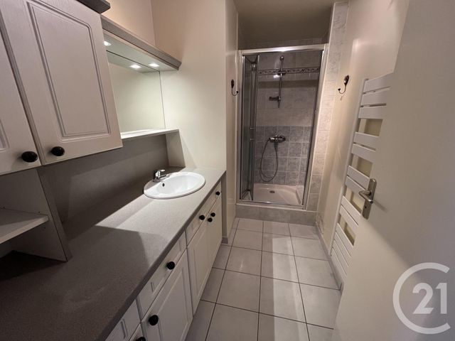 Maison &agrave; louer - 4 pi&egrave;ces - 75,36 m2 - Jullouville - 50 - BASSE-NORMANDIE