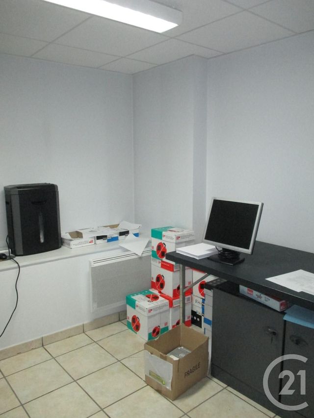 Bureaux à louer - 150.0 m2 - 15 - Cantal