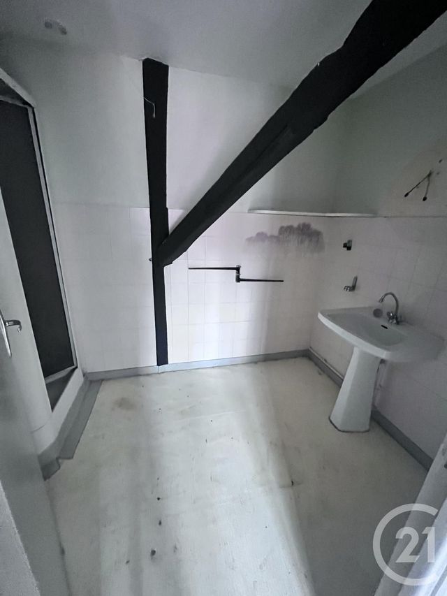 Appartement T3 à vendre - 5 pièces - 61,13 m2 - Aurillac - 15 - AUVERGNE