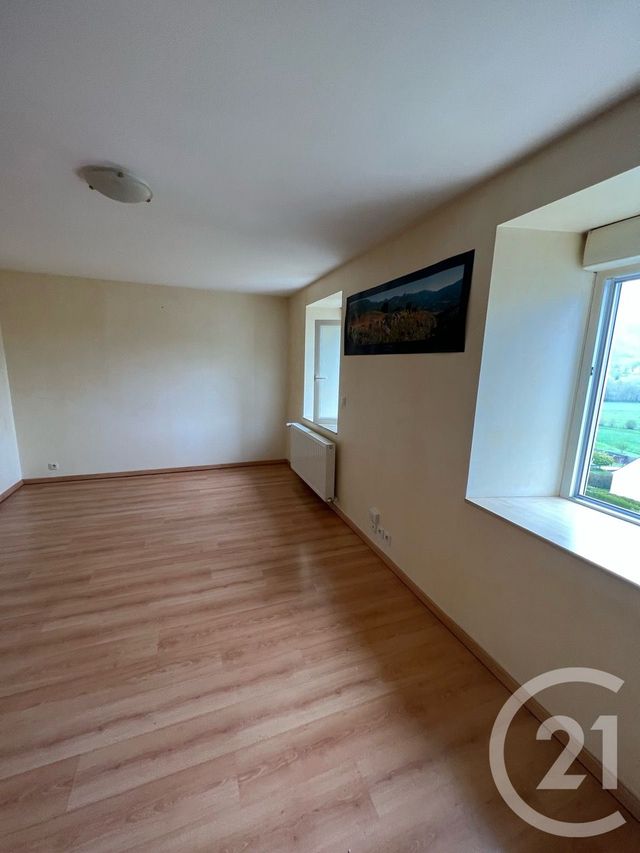 Appartement F3 à vendre - 4 pièces - 77 m2 - Vic Sur Cere - 15 - AUVERGNE