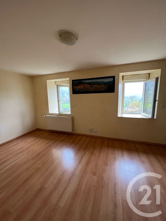Appartement F3 à vendre - 4 pièces - 77 m2 - Vic Sur Cere - 15 - AUVERGNE