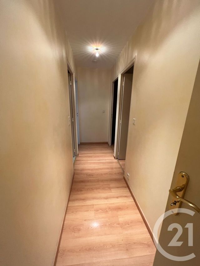 Appartement F3 à vendre - 4 pièces - 77 m2 - Vic Sur Cere - 15 - AUVERGNE