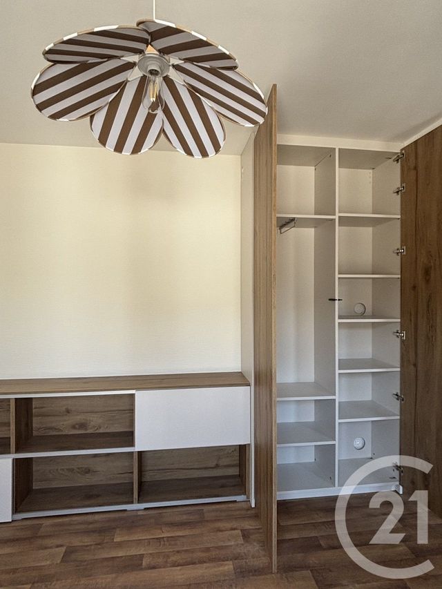 Appartement Studio &agrave; louer - 1 pi&egrave;ce - 19 m2 - Aurillac - 15 - AUVERGNE