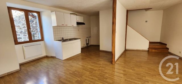 Appartement T3 &agrave; louer - 3 pi&egrave;ces - 61 m2 - Vic Sur Cere - 15 - AUVERGNE