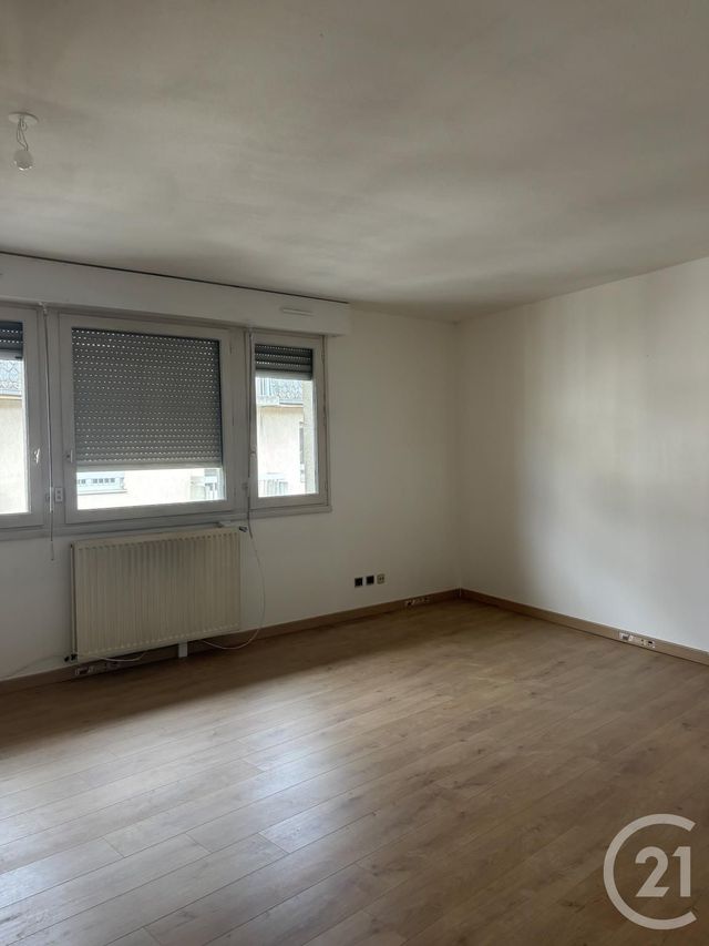Appartement T3 à louer - 3 pièces - 82 m2 - Aurillac - 15 - AUVERGNE