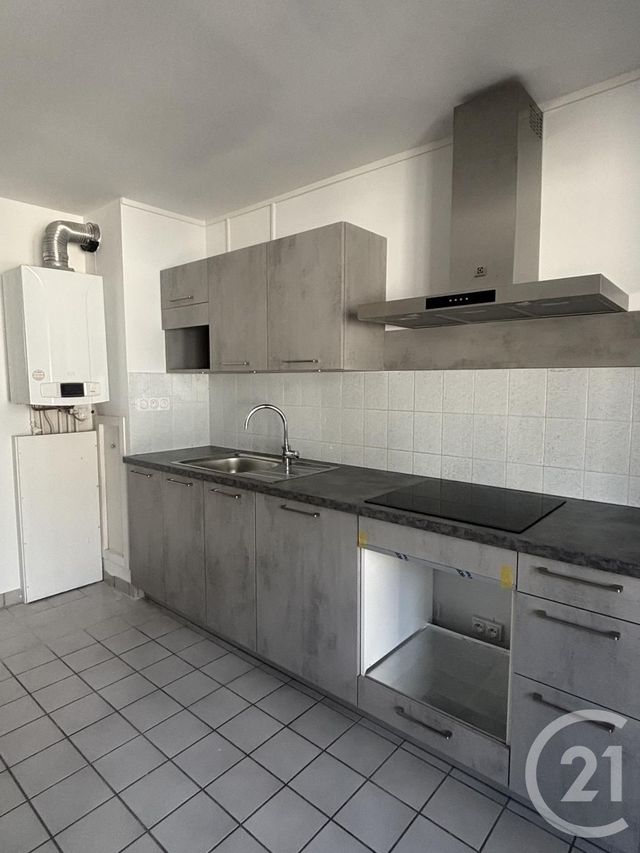 Appartement T3 à louer - 3 pièces - 82 m2 - Aurillac - 15 - AUVERGNE