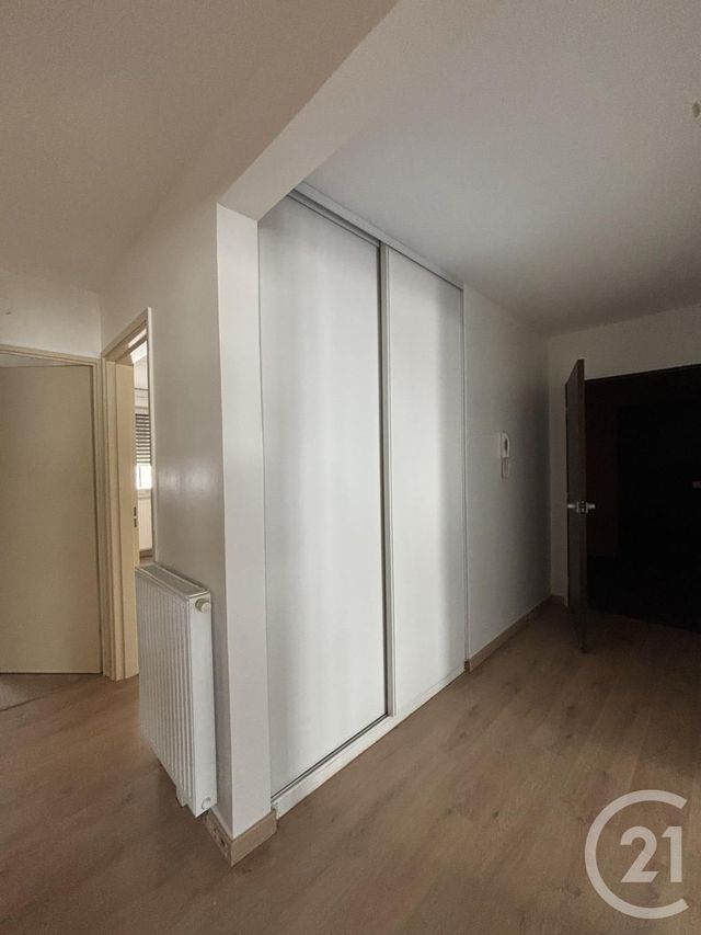 Appartement T3 à louer - 3 pièces - 82 m2 - Aurillac - 15 - AUVERGNE