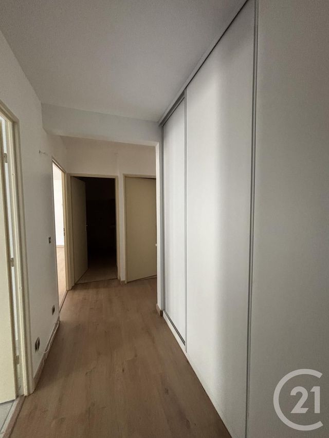 Appartement T3 à louer - 3 pièces - 82 m2 - Aurillac - 15 - AUVERGNE