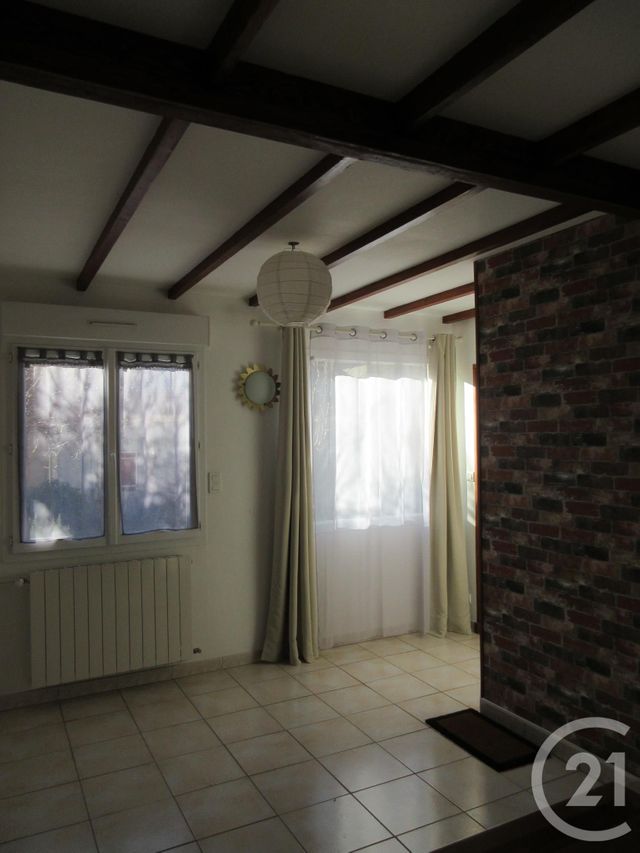 Appartement T1 à louer - 2 pièces - 38 m2 - Aurillac - 15 - AUVERGNE