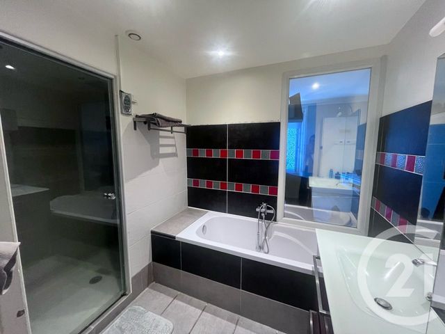 Appartement T3 à vendre - 3 pièces - 82 m2 - Aurillac - 15 - AUVERGNE