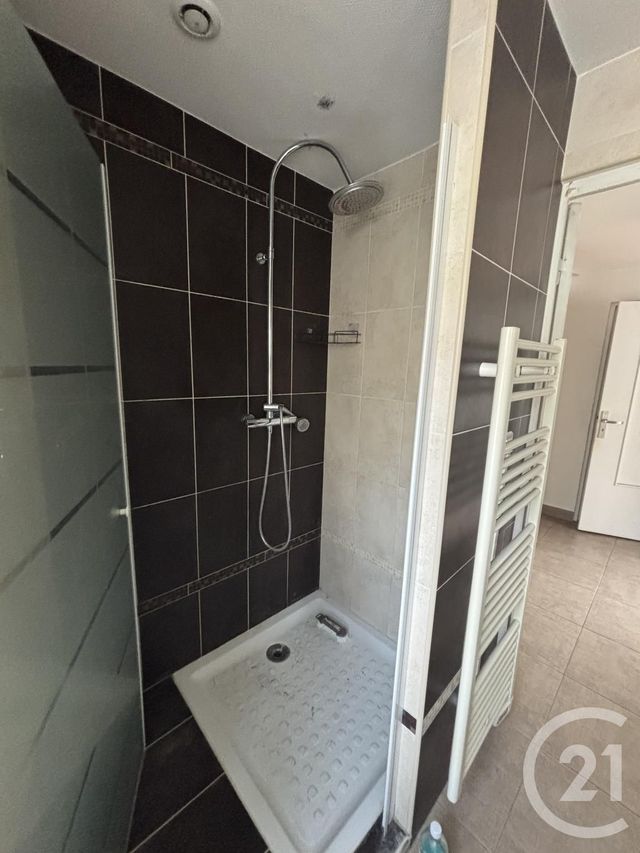 Appartement T2 à louer - 3 pièces - 70 m2 - Aurillac - 15 - AUVERGNE