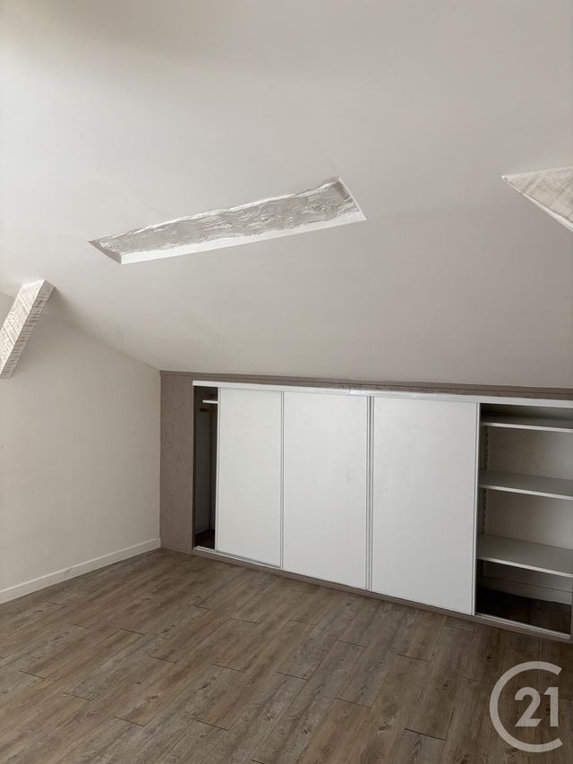 Appartement T2 à louer - 3 pièces - 70 m2 - Aurillac - 15 - AUVERGNE