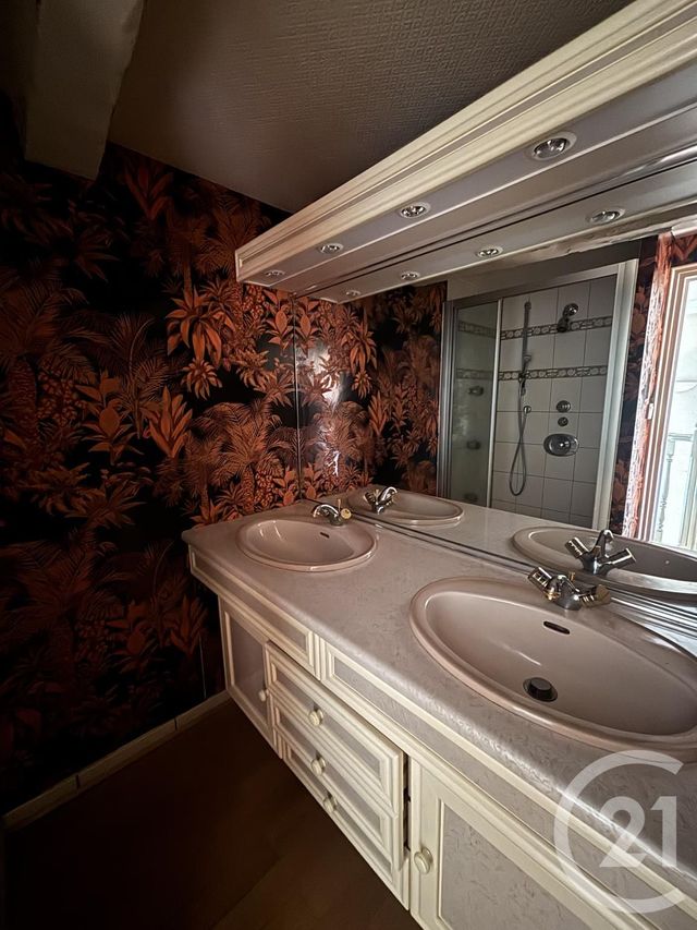 Appartement T3 à louer - 3 pièces - 74 m2 - Aurillac - 15 - AUVERGNE