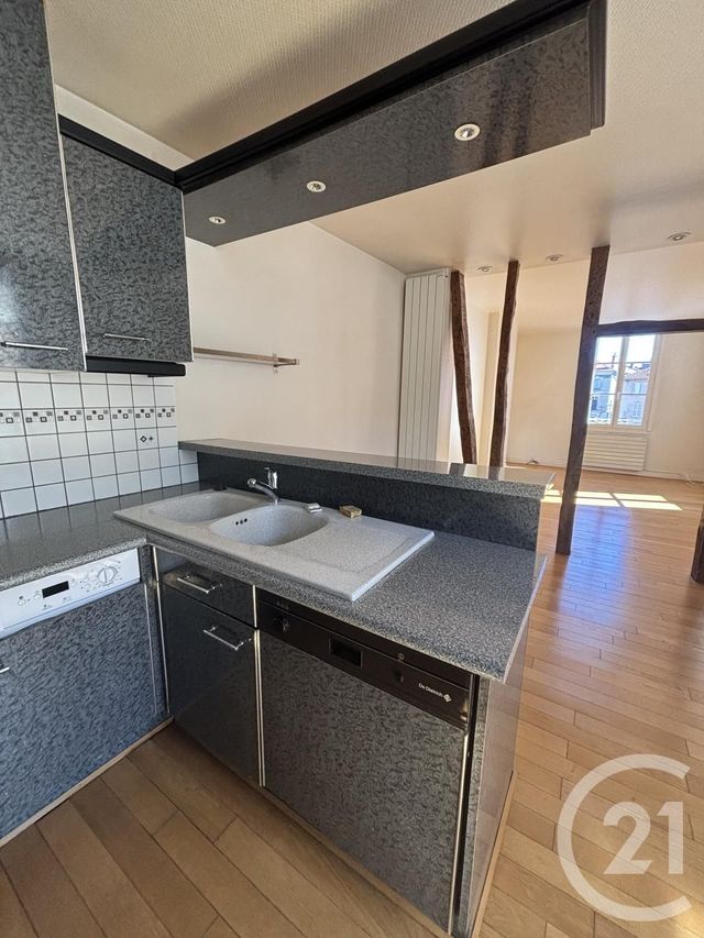Appartement T3 à louer - 3 pièces - 74 m2 - Aurillac - 15 - AUVERGNE