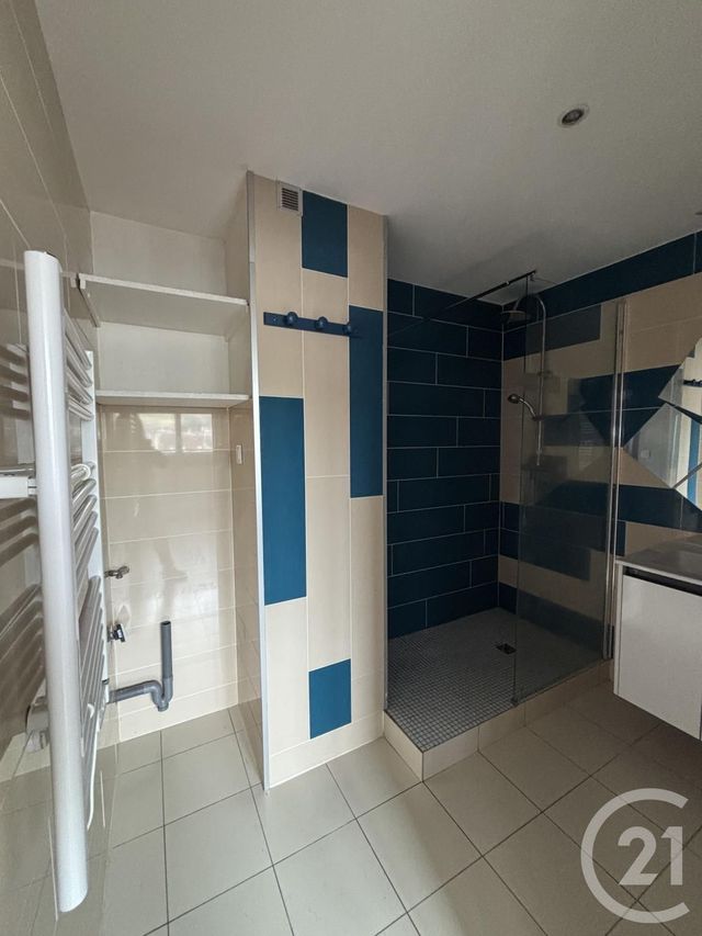 Appartement T2 &agrave; louer - 2 pi&egrave;ces - 40 m2 - Aurillac - 15 - AUVERGNE