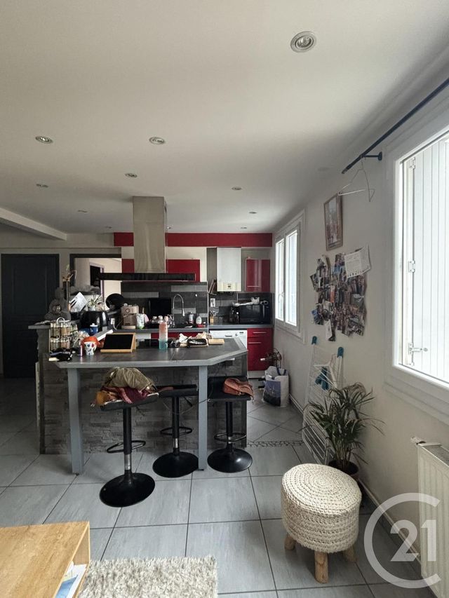 Appartement T2 à louer - 2 pièces - 40 m2 - Aurillac - 15 - AUVERGNE