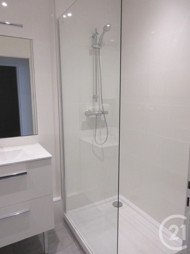 Appartement T2 à louer - 2 pièces - 36 m2 - Aurillac - 15 - AUVERGNE