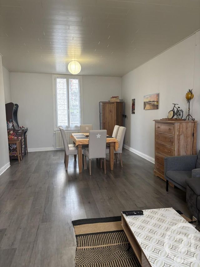 Appartement T3 à louer - 3 pièces - 80 m2 - Aurillac - 15 - AUVERGNE