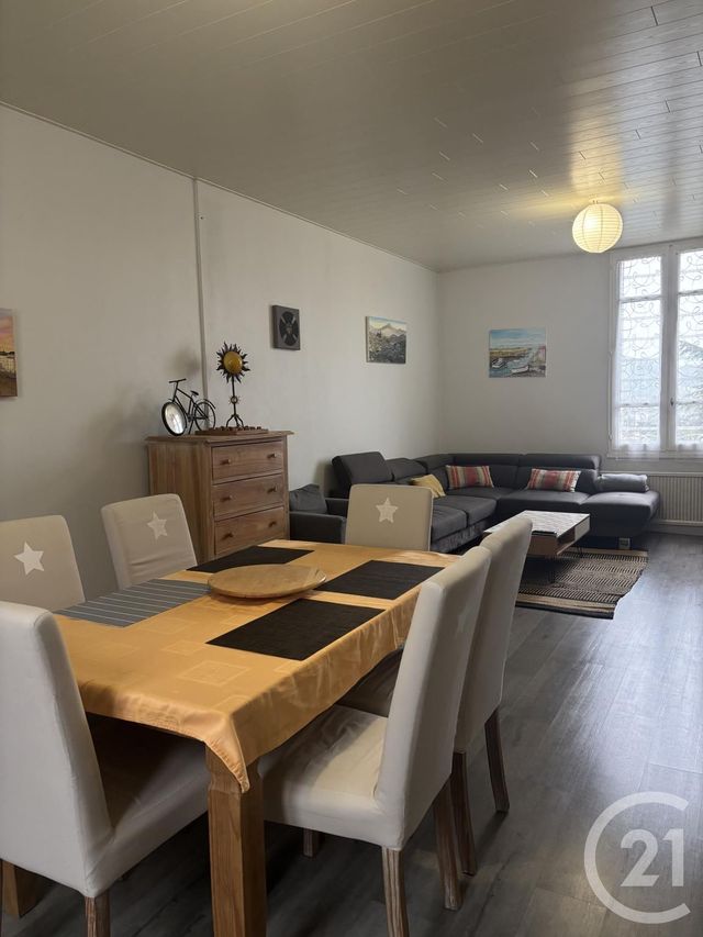 Appartement T3 à louer - 3 pièces - 80 m2 - Aurillac - 15 - AUVERGNE