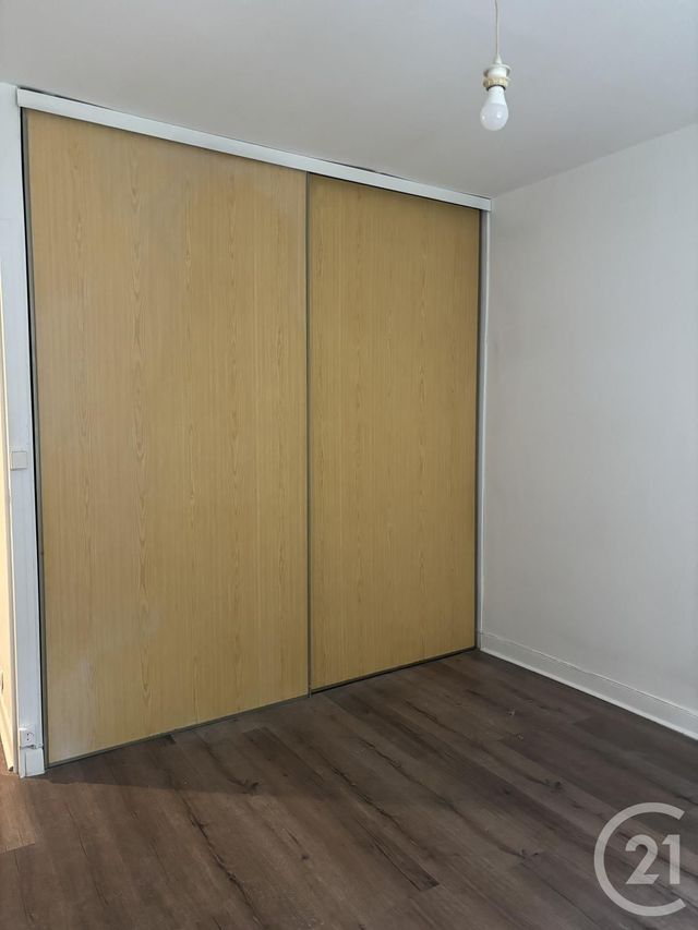 Appartement T2 &agrave; louer - 2 pi&egrave;ces - 41,78 m2 - Aurillac - 15 - AUVERGNE