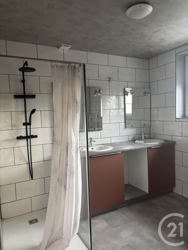 Maison à louer - 5 pièces - 120 m2 - St Paul Des Landes - 15 - AUVERGNE