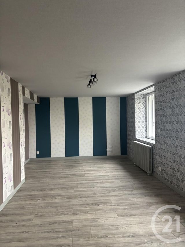 Maison à louer - 5 pièces - 120 m2 - St Paul Des Landes - 15 - AUVERGNE