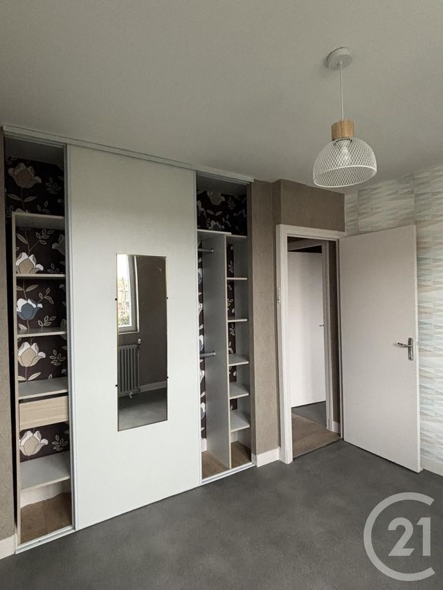 Maison à louer - 5 pièces - 120 m2 - St Paul Des Landes - 15 - AUVERGNE