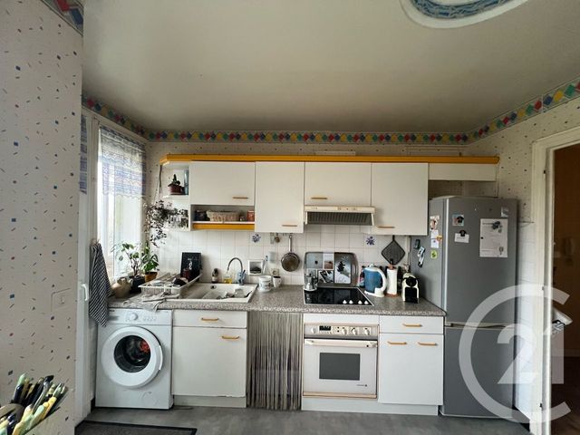 Appartement F4 à vendre - 4 pièces - 72 m2 - Aurillac - 15 - AUVERGNE