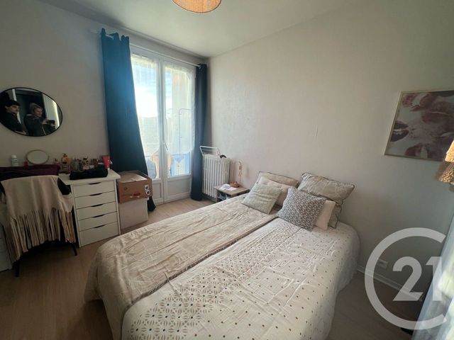Appartement F4 à vendre - 4 pièces - 75 m2 - Arpajon Sur Cere - 15 - AUVERGNE
